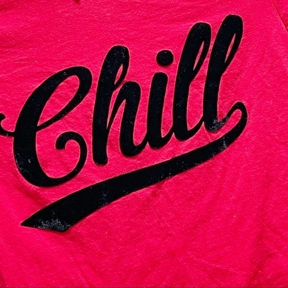 RIOT QUEEN Women’s Red CHILL Cropped Graphic Tee - Picture 4 of 8